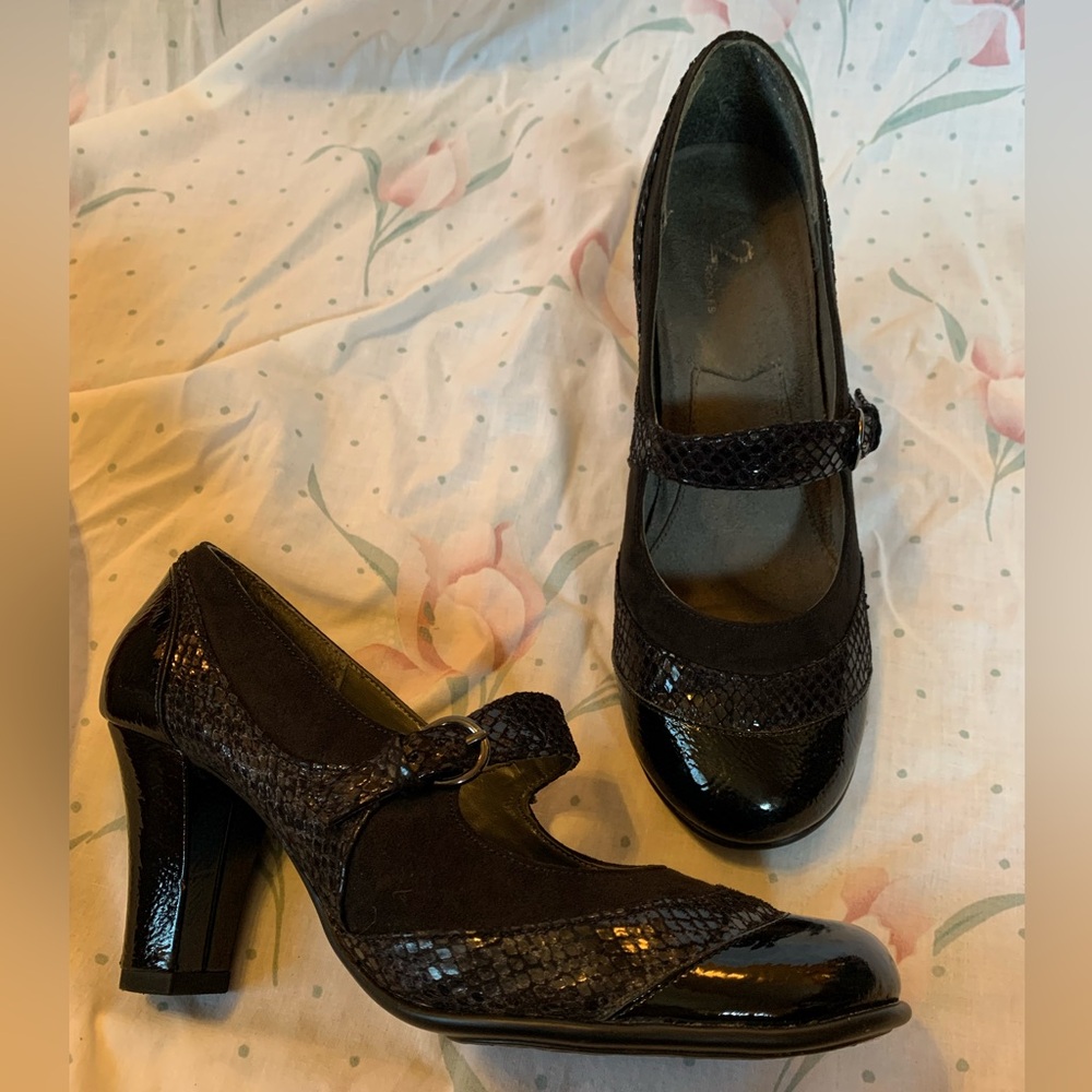 Mary Jane pumps
